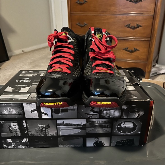 LeBron VII QS “Fairfax Away” - Picture 6 of 7